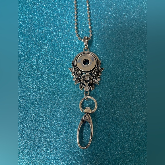 Large snap lanyard necklace - Picture 1 of 2